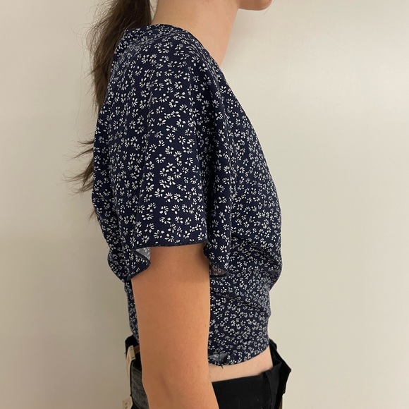 Tie wrap around top (great condition) - Picture 2 of 3